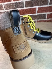 UGG AUSTRALIA HILMAR GRIZZLY LEATHER /SUEDE WATERPROOF BOOTS ( SZ: 4)