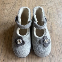 SATCH&SOL Handmade Artisan Wool Felt Mary Jane Slipper Youth Sz 1 Foral Mongolia