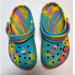 Crocs Kids Classic Tie Dye Marble Clogs Turquoise Pink Yellow J2 w/ Charms