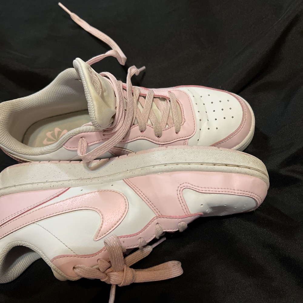 Nike Dunk Low PinkShoes Size 6 Youth