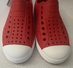 NATIVE Jefferson Shoe NIB Torch Red Shell White Kids C12 Slip-on $50 NEW