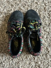 VANS A Tribe Called Quest Black Red Green Sneakers Youth Size 2
