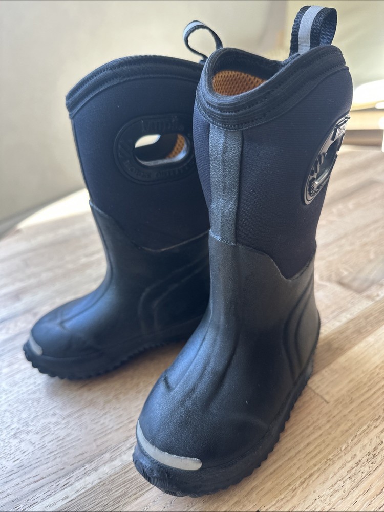 Childrens Muds boots Kids Size 7
