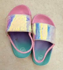 Wonder Nation Unisex Kids Iridescent Gradient Slip-On Slide Sandals 5-6