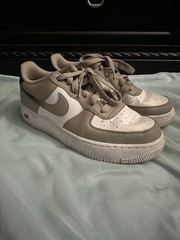 Nike Air Force 1 Low Unisex Kids Sneakers US 4.5Y Gray/White Leather HV6360-001