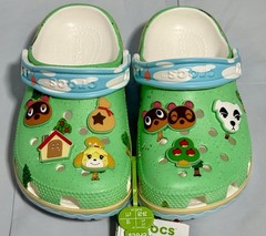 Crocs x Animal Crossing Nintendo Theme Classic Clogs – Pre-School Size 11c (New)