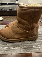 UGG Australia Kids Size 6 ,Classic Short Boots Chestnut 5251 Y Youth