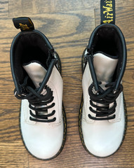 Dr Martens Zavala T Lamper Combat Boot White 10 Toddler Eight Eye Punk No Doubt