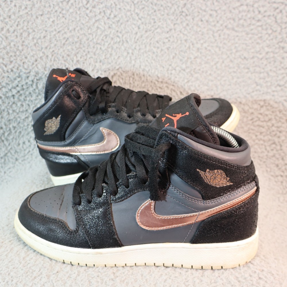 Jordan 1 Retro High BG Size 7Y Black Metallic Pink 705300-006 Shoes