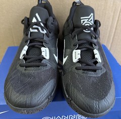 ⚡️Nike Giannis Immortality 2 GS Holographic Black/Wolf Grey (Sz 7Y) DQ1943003