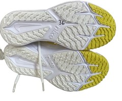 Nike Star Runner 4, Running Shoe white with vibrant yellow Swoosh Size 5Y