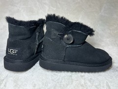 UGG Black Shearling Button Boots Unisex Kids US 9 UK 8 EU 26 Classic Style