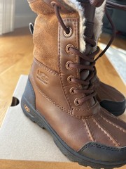 UGG Kids Waterproof Brown Leather & Suede Winter Boots Size 11 Toddler