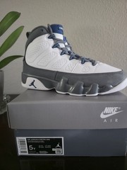 GRADE SCHOOL AIR JORDAN 9 RETRO_WHITE/FRENCH BLUE-FLINT GREY HV4574-100-SIZE 5