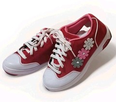 Heelys Roller Skate Shoes Big Kid Sz 4 /5 Pink Low Top Lace Up Pop-Out Wheels