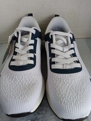 Avia Kids Athletic Shoes Elastic Laces Memory Foam O2 Air White Navy Sz 5
