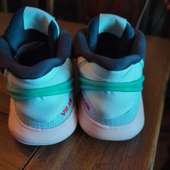 NIKE KYRIE 8 GO (GS) Photon Dust Photon Dust 6Y NEW No Box