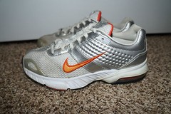 NIKE Air FCSystem System Gray Silver Orange KIDS Youth Shoes Sneakers Size 5 @@@