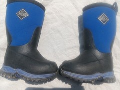 Muck Boot Company Kids Forager Boot in Black/Blue, Size Infant 7 US 6 UK 24 EU