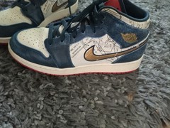 EUC Nike Air Jordan 1 Mid Take Flight Armory Navy Gold Size 7Y-worn very little