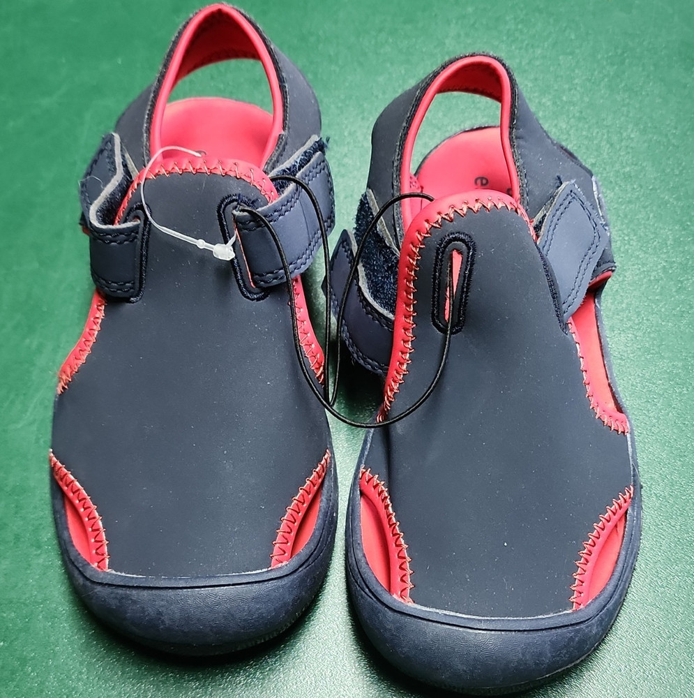 Amazon Essentials Unisex Kids Sandals Size 10 Navy/Red Closed Toe Hook & Loop