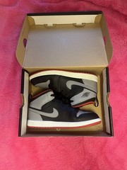Jordan 1 Mid (PS) Unisex Kids Colorblock Leather Mid Top Sneaker 2Y DQ8424-006