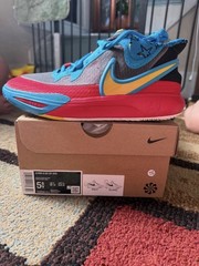 Nike Kyrie 8 GO SE GS Basketball Shoes Red Blue Yellow Gray 5.5Y Synthetic