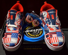 Heelys Pro 20 Prints Sneakers w/ Wheels USA Flag Patchwork Youth 7 Women 8 NIB
