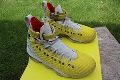 NIKE LeBron XVI Bright Citron/Light Bone Basketball Shoes PO/Great Cond Sz 8Men