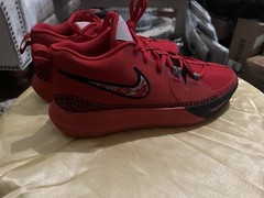 Nike Kyrie Flytrap 6 Red Black Athletic Shoes Youth Size 6Y (DQ8094-600)