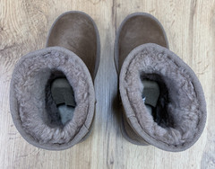 UGG Classic Short II Kids Boots Size 13 Brown Sheepskin Suede 1017703K