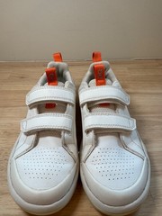 On The Roger Hook and Loop Sneakers 3KE10010840 White/Green SIZE: K13