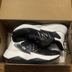 New Balance Rave Run v2 Bungee Lace with Top Strap Kids Size 2