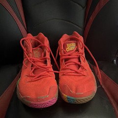 Kyrie 4 lucky charms sz 11