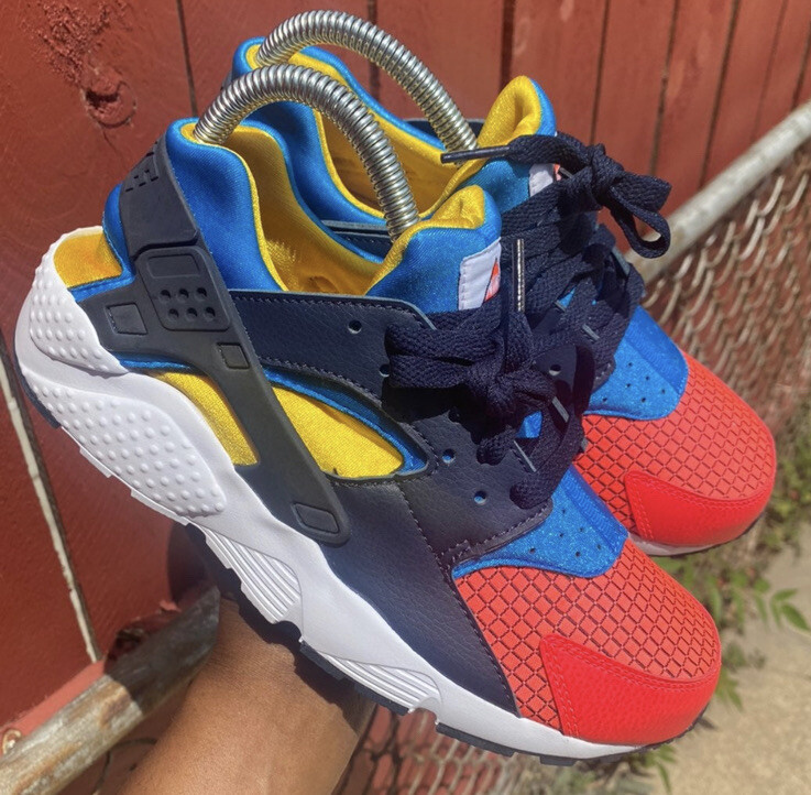 Nike Huarache Bright Crimson Running Sneakers- 4 Y ~ 5.5 W BQ7096-600
