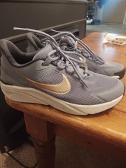 Nike Star Runner 4 Youth size 5.5 Or 5 1/2 Blue/Gray Gold Worn Once DX7615-405