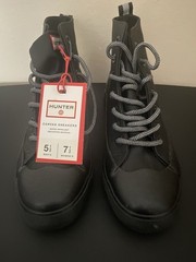 Hunter Unisex High Top Canvas Sneaker M5 1/2 W 7 1/2 Water Repellent