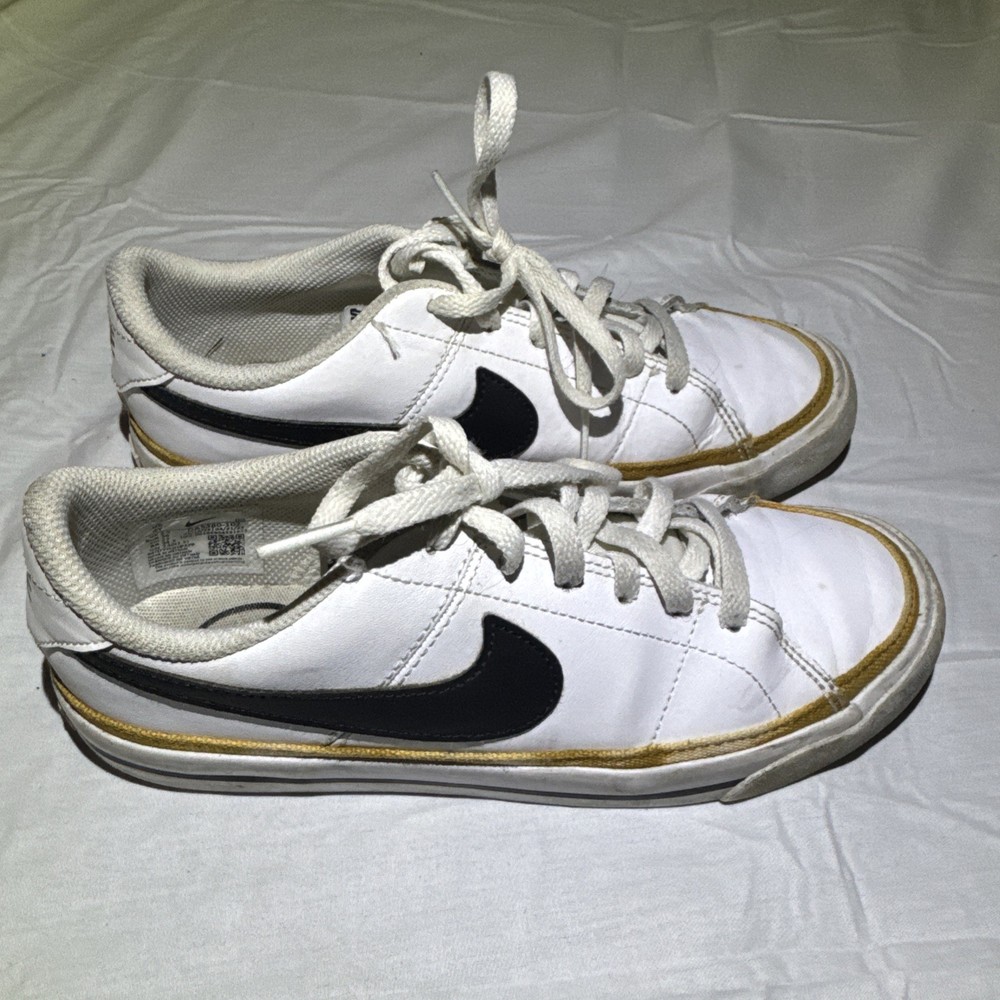 Nike Court Legacy Low – White/Desert Ochre – Size 4