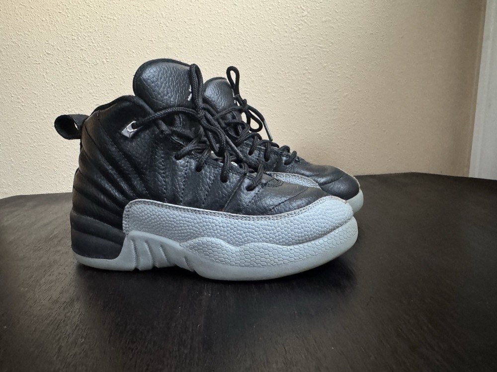 Air Jordan 12 Retro PS „Barons“ in black and wolf grey leather Kids Size 11.5C