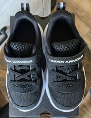 Under Armour Unisex Kids Size 9 Black/White Mesh Sneaker Hook & Loop