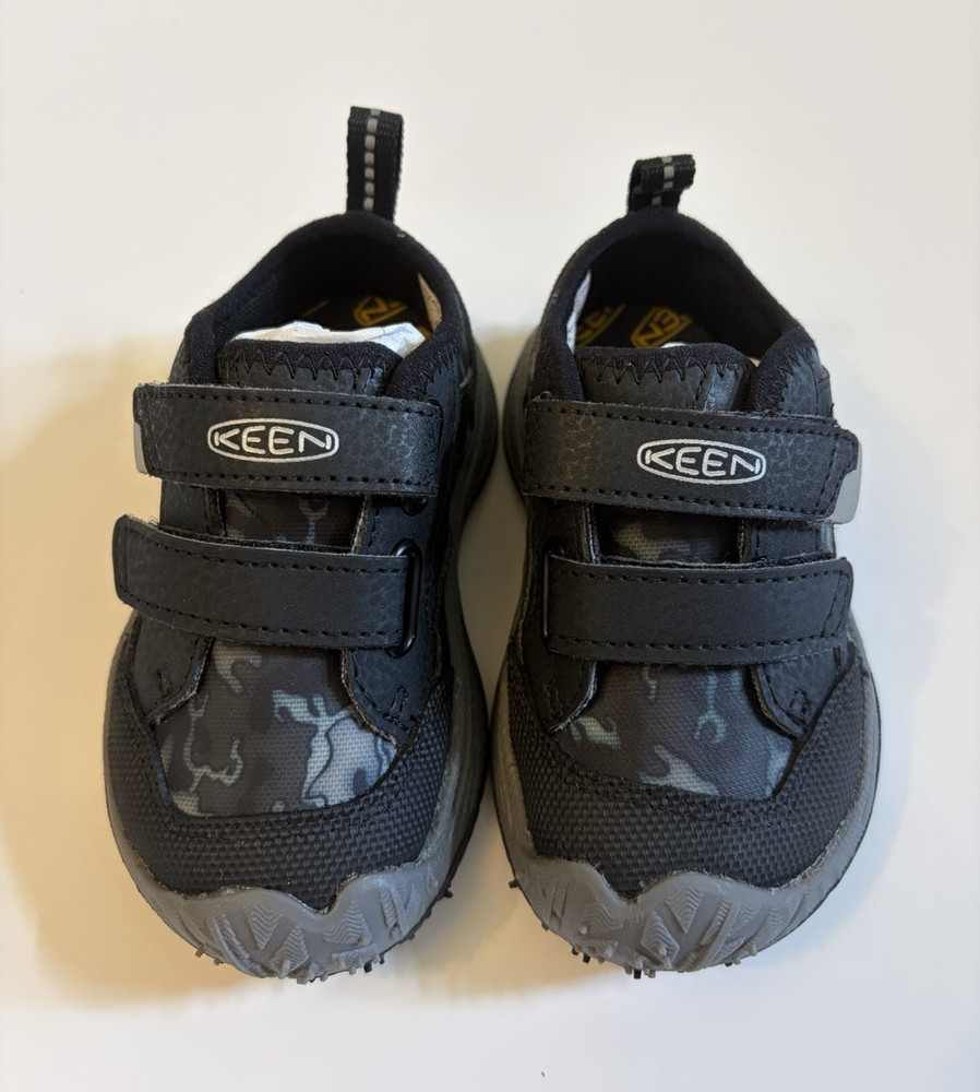 KEEN Speed Hound Kids Hook & Loop Sneakers Black/Gray Camo US 5T EU 20/21