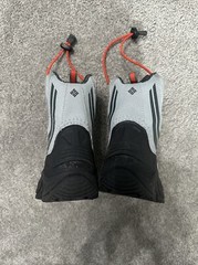 Columbia BY5955 Youth Bugaboot Plus IV Omni-Heat Boot Gray/Black Size 2