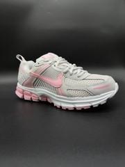 Size 5 – Nike Vomero 5 GS Vast Grey Soft Pink White HF6998 012 Big Kids
