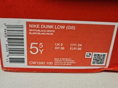 Nike Dunk Low GS Panda Black White CW1590-100 Size 5.5Y / Women 7 Damaged Box