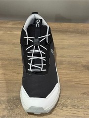 On Cloudhero Mid Waterproof boot, Unisex Youth 6,Black, Gray & White