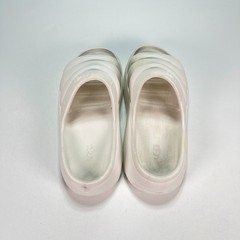UGG Sport Yeah White Lightweight Pool Water Resistant Slide Sandals Youth Sz 2