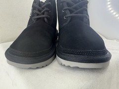UGG Neumel Graphite Outline Unisex Black Suede Youth Size 2 NIB