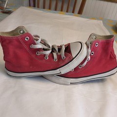 Red Converse Chuck Taylor All Star Size 1 YOUTH