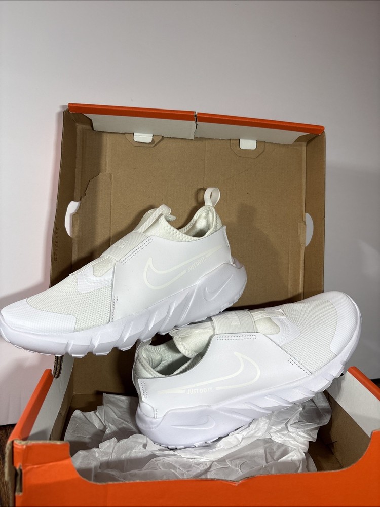 Nike Flex Runner 2 Triple White Youth Size 4Y(5.5W) Slip On