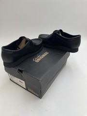 Clarks Wallabee O Shoes Kids Size 1.5 W Black Leather Moccasin Casual Comfort